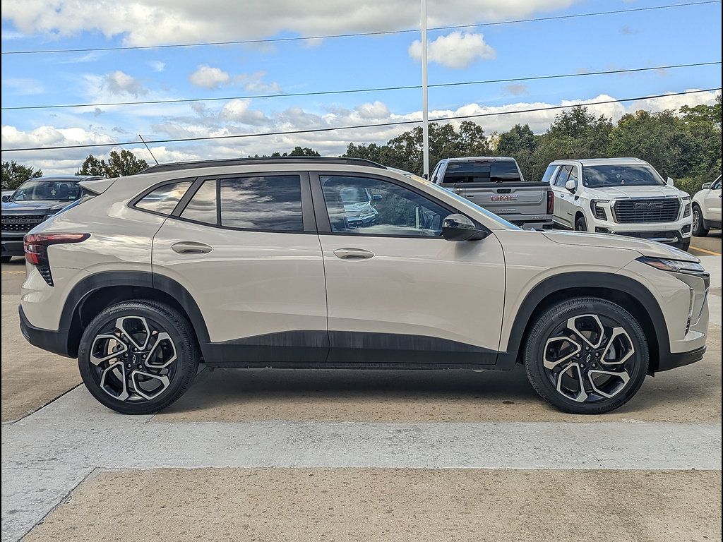 Used 2026 Chevrolet Trax RS w/ Sunroof Package FWD image 6
