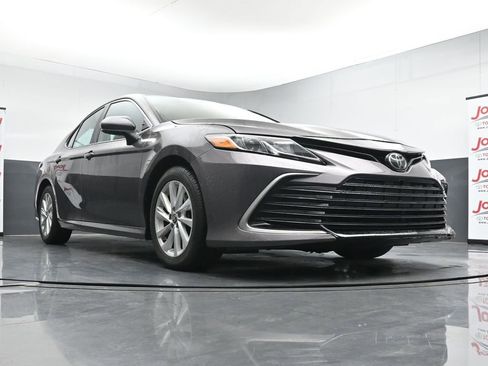 Used 2023 Toyota Camry LE image 18
