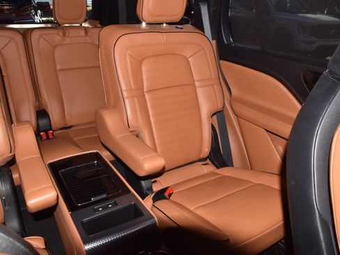 Certified 2022 Lincoln Aviator Black Label w/ Class IV Trailer Tow Package image 24