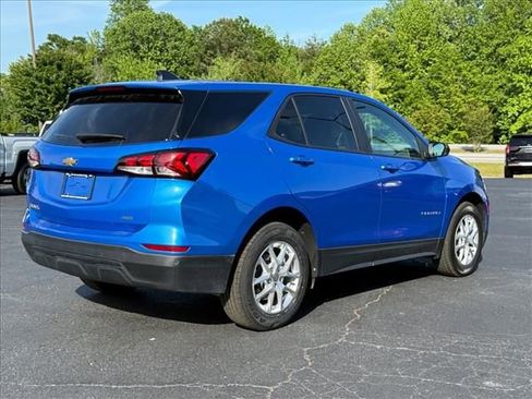 Used 2024 Chevrolet Equinox LS AWD/4WD image 4