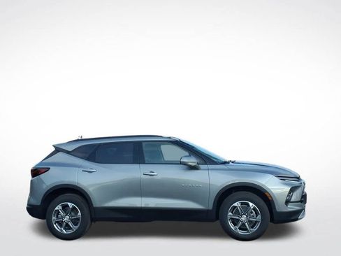 New 2026 Chevrolet Blazer LT w/ Convenience Package FWD image 2