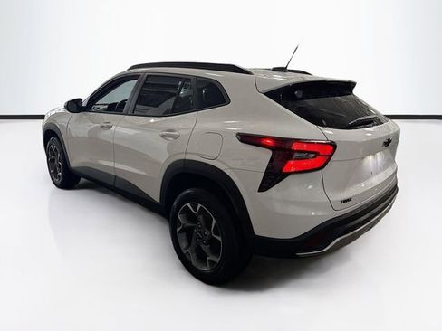 New 2026 Chevrolet Trax LT w/ LPO, Blackout Package image 8