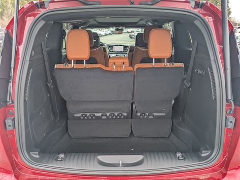New 2026 Chrysler Pacifica Pinnacle FWD image 41