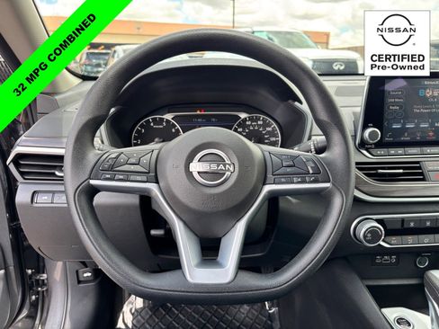 Certified 2025 Nissan Altima 2.5 SV FWD image 18
