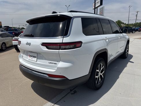 Used 2023 Jeep Grand Cherokee L Limited AWD/4WD image 7