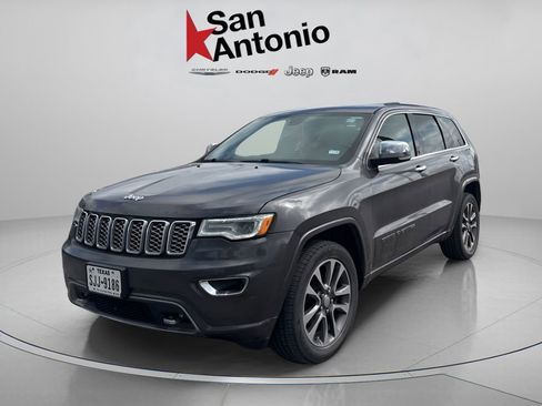 Used 2017 Jeep Grand Cherokee Overland AWD/4WD image 9