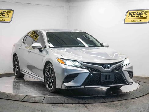Used 2020 Toyota Camry XSE w/ Carpet Mat Package FWD image 5