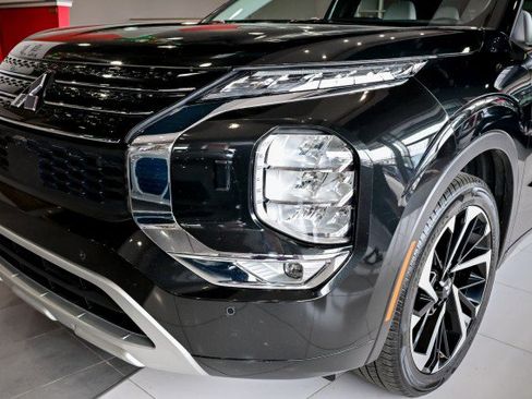 Used 2024 Mitsubishi Outlander SEL Black Edition image 9