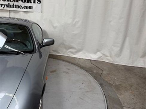 Used 2005 Jaguar XK8 Coupe RWD image 12