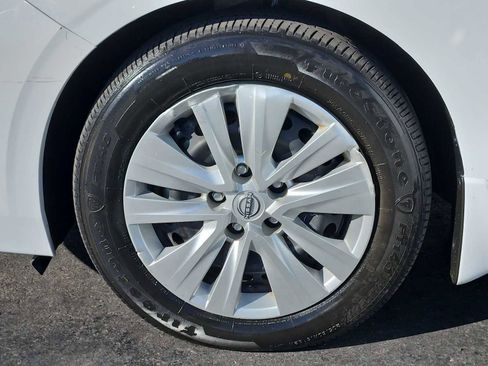 Used 2024 Nissan Sentra S image 13