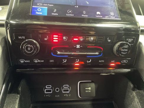 Used 2022 Jeep Grand Cherokee L Limited w/ Luxury Tech Group II image 19