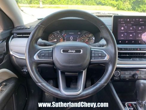 Used 2022 Jeep Compass Limited AWD/4WD image 19