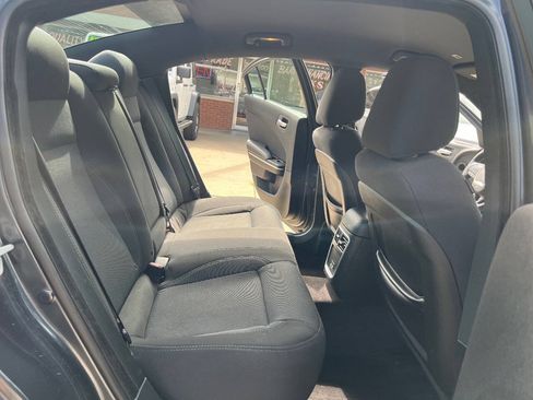 Used 2018 Dodge Charger SXT RWD image 21