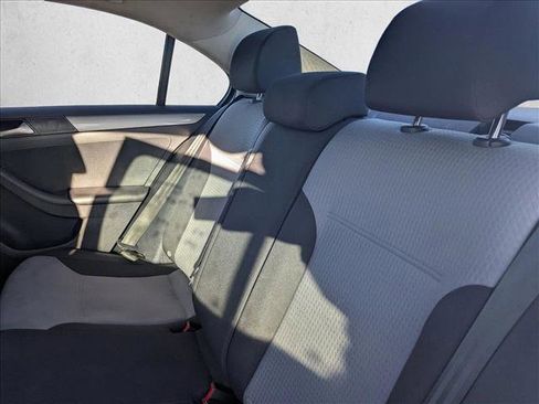 Used 2018 Volkswagen Jetta S image 15