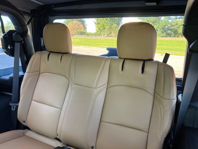 Used 2025 Jeep Wrangler Sport AWD/4WD image 25
