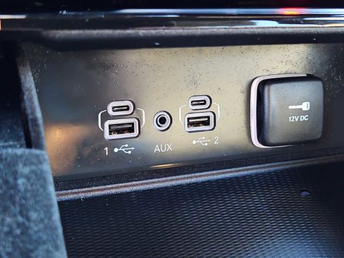 Used 2022 Jeep Grand Cherokee Overland w/ Luxury Tech Group IV image 19