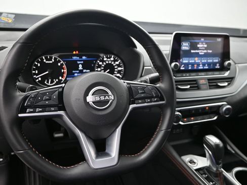 Used 2025 Nissan Altima 2.5 SR image 19