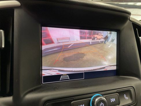 Used 2024 GMC Terrain SLE FWD image 19