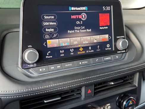Used 2025 Nissan Rogue SV FWD image 18