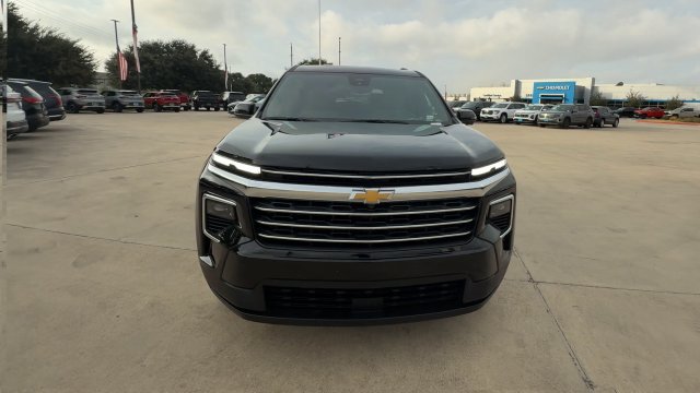 Certified 2026 Chevrolet Traverse LT w/ Driver Confidence Package FWD image 3