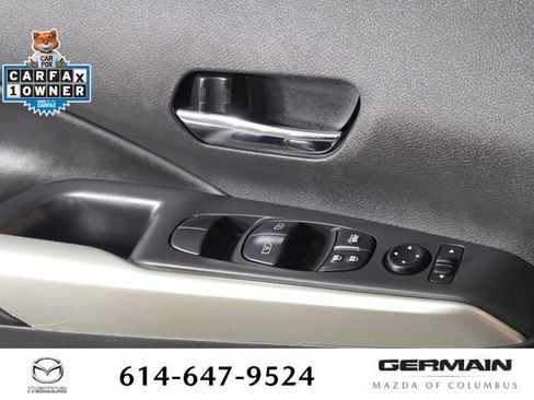 Used 2019 Nissan Kicks SR w/ SR Premium Package FWD image 28