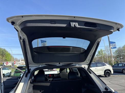 New 2026 Volkswagen Tiguan SE R-Line FWD image 41