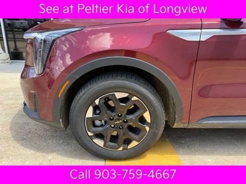Certified 2025 Kia Sorento S FWD image 1