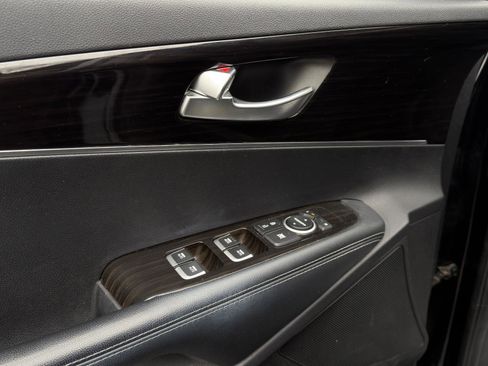 Used 2019 Kia Sorento LX image 15