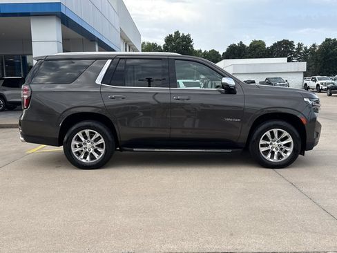 Used 2021 Chevrolet Tahoe Premier w/ Premium Package AWD/4WD image 2