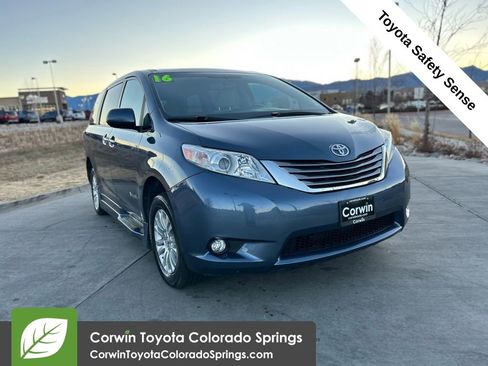 Used 2016 Toyota Sienna XLE Premium image 1