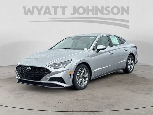 Used 2023 Hyundai Sonata SEL FWD image 1