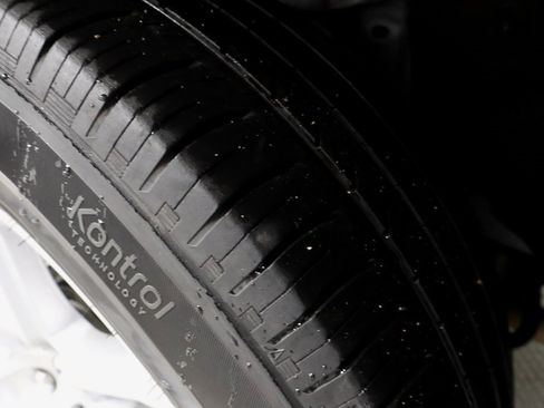 Certified 2025 Ford Explorer Active image 21