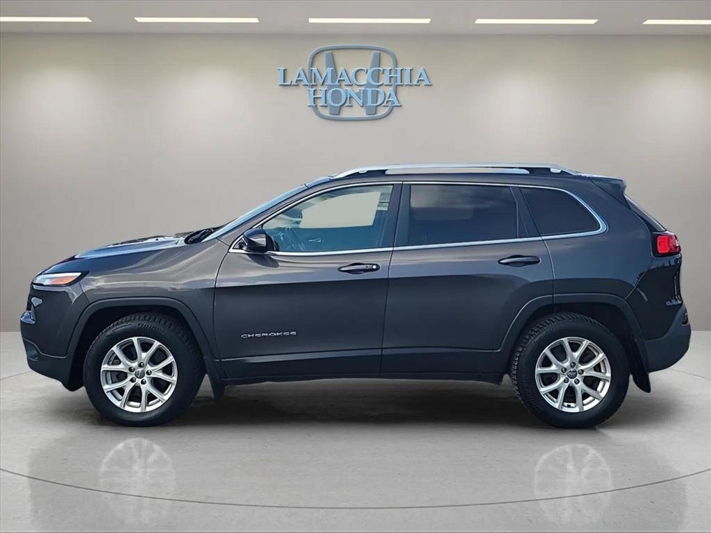 Used 2018 Jeep Cherokee Latitude Plus AWD/4WD image 2