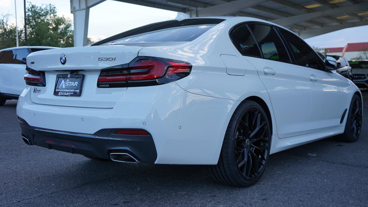 Used 2023 BMW 530i xDrive w/ M Sport Package AWD/4WD image 3