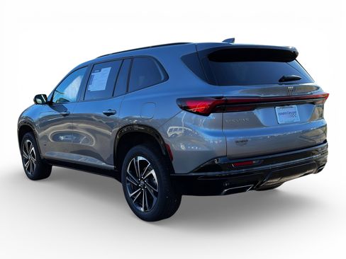 Used 2025 Buick Enclave Sport Touring image 8