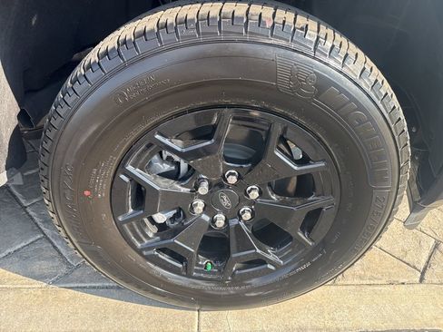 Used 2025 Ford F150 Lightning XLT image 4