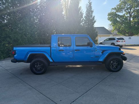 Used 2025 Jeep Gladiator Sport AWD/4WD image 30