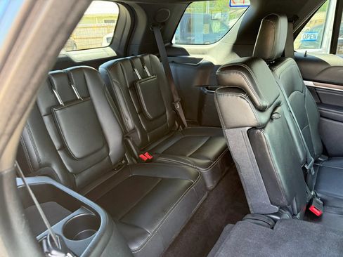 Used 2018 Ford Explorer Limited AWD/4WD image 10