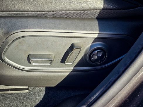 New 2025 Jeep Grand Cherokee Limited image 16