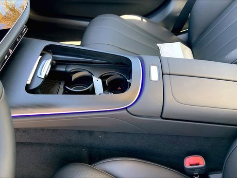 Used 2025 Mercedes-Benz E 350 4MATIC Sedan image 10