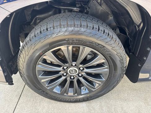Used 2022 Lexus GX 460 Luxury w/ Sport Design Package AWD/4WD image 6