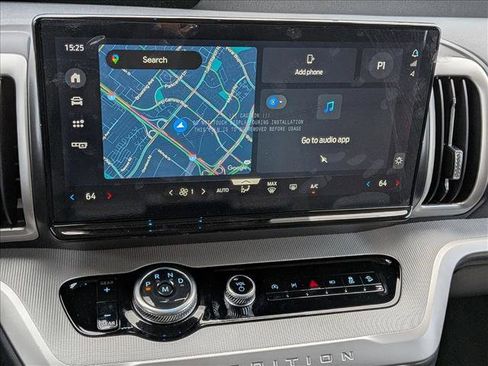 New 2025 Ford Expedition Active image 13