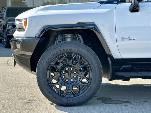 Used 2025 GMC Hummer EV 2X image 34