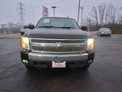 Used 2007 Chevrolet Silverado 1500 LT w/ 1LT Convenience Package image 2