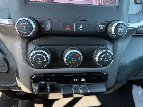Used 2024 RAM 3500 Big Horn AWD/4WD image 28