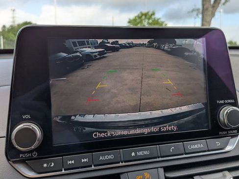 Used 2022 Nissan Altima 2.5 SR w/ Midnight Edition Package image 9