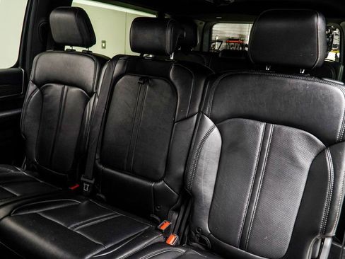 Used 2024 Jeep Wagoneer L Series II w/ Flexible Seating Group AWD/4WD image 37