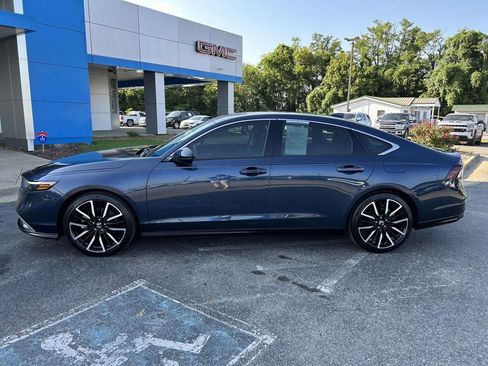 Used 2024 Honda Accord Touring image 7