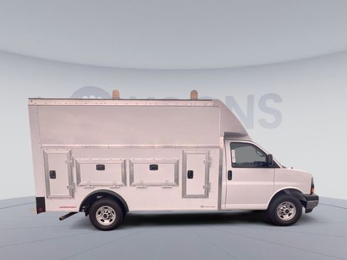 New 2025 GMC Savana 3500 w/ Power Convenience Package image 8