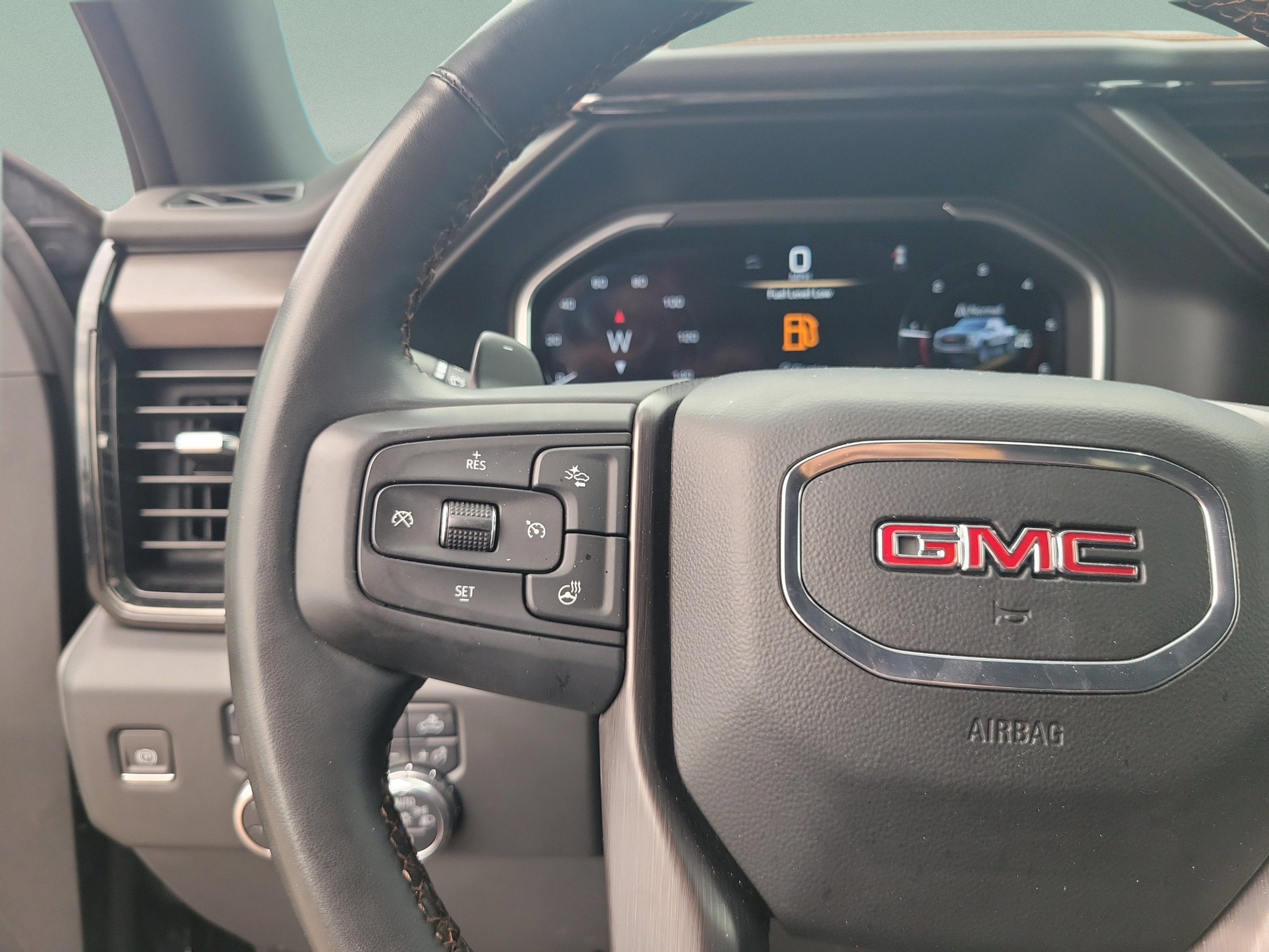 Used 2023 GMC Sierra 1500 AT4 w/ AT4 Premium Package AWD/4WD image 12